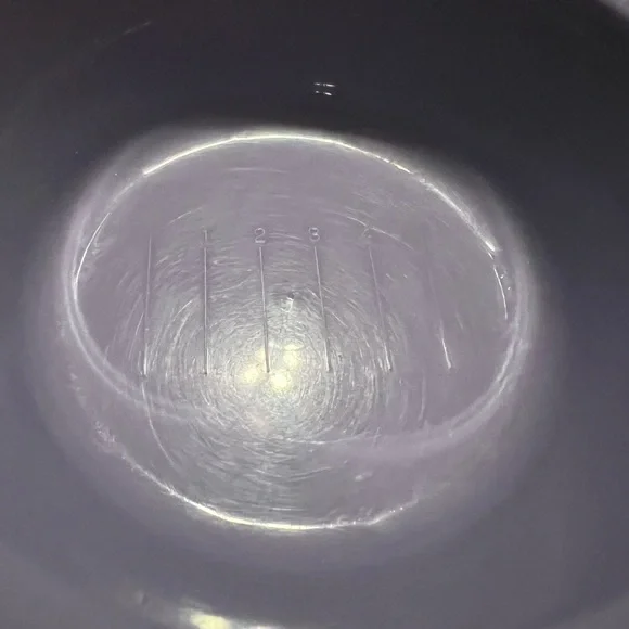 Hair Dye Kit with 2 Bowls, cape and foils. - Picture 3 of 6